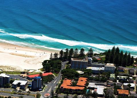 Komune Resort And Beach Club Greenmount Beach - Surfers Gold Coast 3