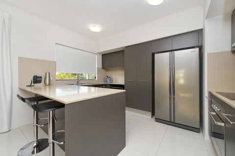 On The Bay Apartments - Surfers Gold Coast 14
