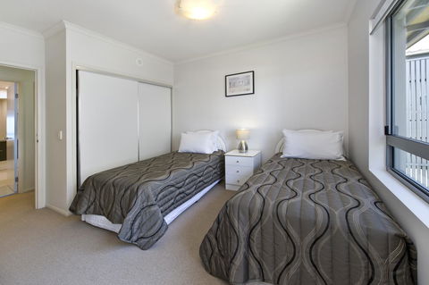 On The Bay Apartments - Surfers Gold Coast 17