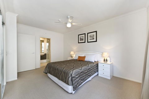 On The Bay Apartments - Surfers Gold Coast 19
