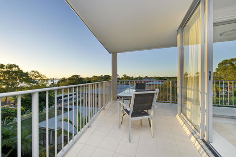 On The Bay Apartments - Surfers Gold Coast 13