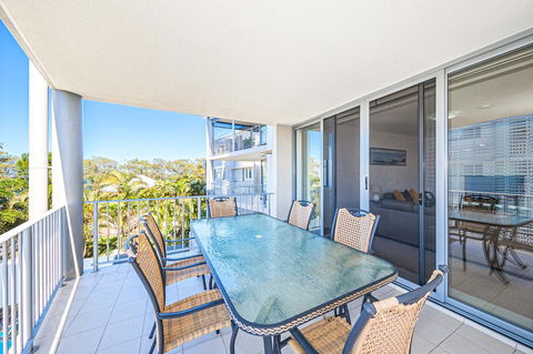 On The Bay Apartments - Surfers Gold Coast 6