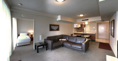 Private 2 Bedroom Apartment @ Chevron Towers - Surfers Gold Coast 3