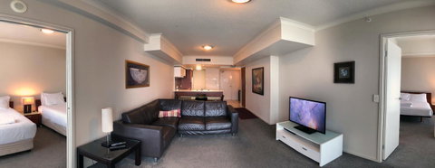 Private 2 Bedroom Apartment @ Chevron Towers - Surfers Gold Coast 1