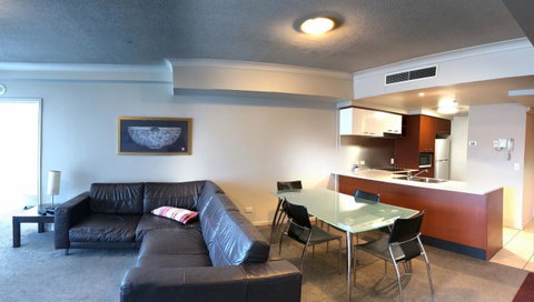 Private 2 Bedroom Apartment @ Chevron Towers - Surfers Gold Coast 2