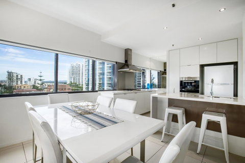 Ultra Broadbeach - Surfers Gold Coast 9