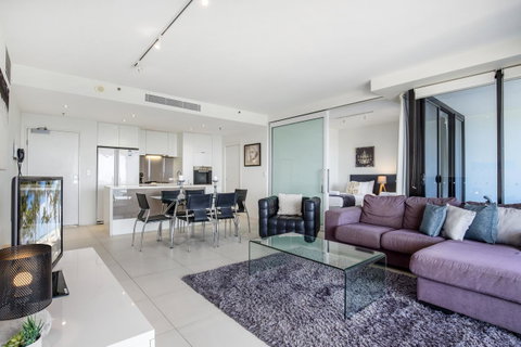 Ultra Broadbeach - Surfers Gold Coast 44