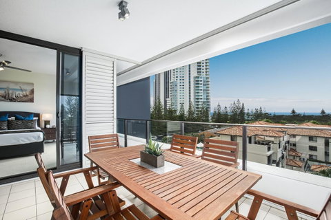Ultra Broadbeach - Surfers Gold Coast 6