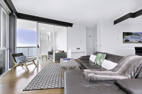 Pacific Views Resort - Surfers Gold Coast 6