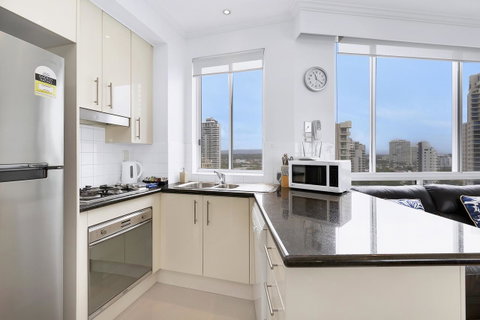 Pacific Views Resort - Surfers Gold Coast 21