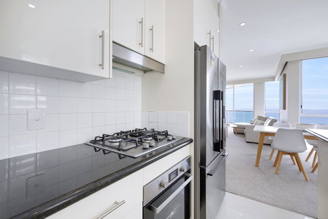 Pacific Views Resort - Surfers Gold Coast 7
