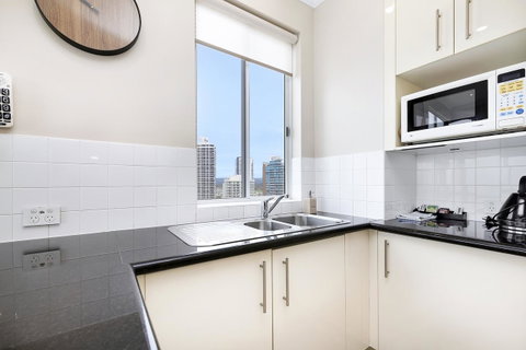 Pacific Views Resort - Surfers Gold Coast 14