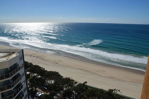 Zenith Ocean Front Apartments - Surfers Gold Coast 41