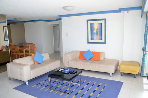 Zenith Ocean Front Apartments - Surfers Gold Coast 18