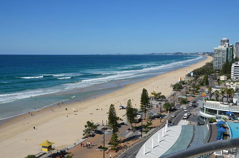 Zenith Ocean Front Apartments - Surfers Gold Coast 19