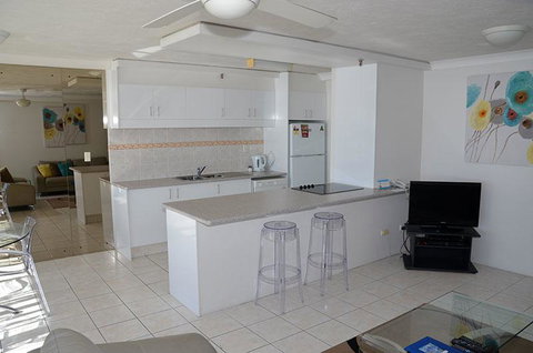 Zenith Ocean Front Apartments - Surfers Gold Coast 42