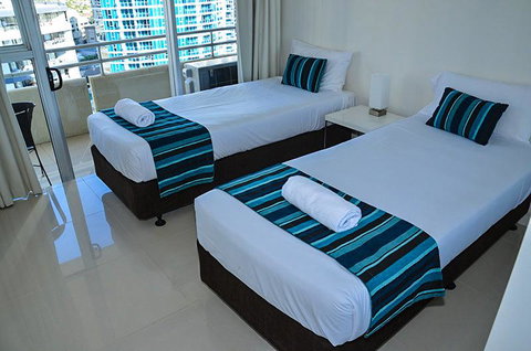 Zenith Ocean Front Apartments - Surfers Gold Coast 35