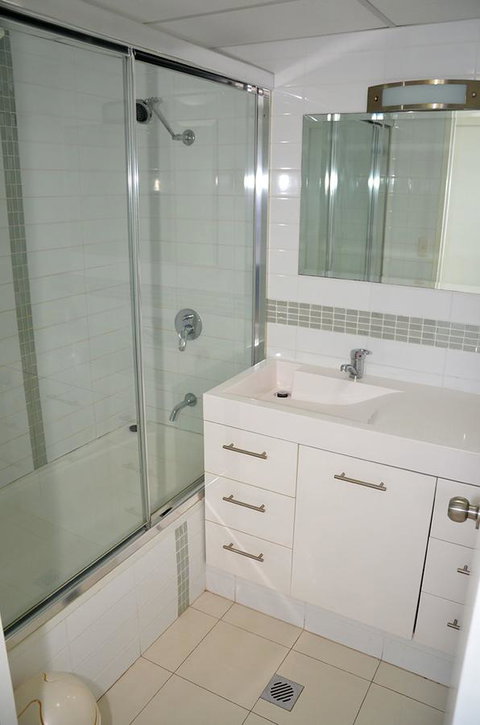 Zenith Ocean Front Apartments - Surfers Gold Coast 22