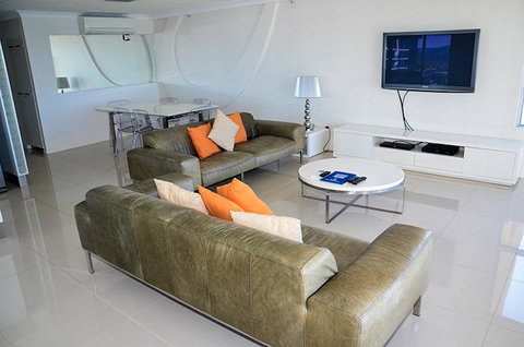 Zenith Ocean Front Apartments - Surfers Gold Coast 36