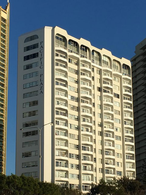 Pacific Plaza Apartments - Surfers Gold Coast 1