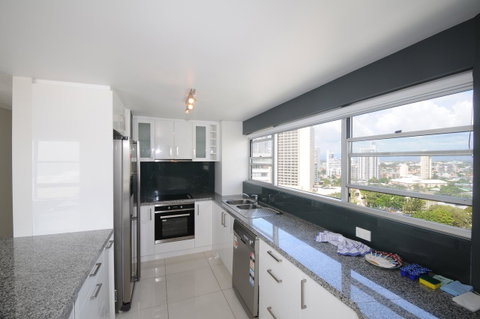 Pacific Plaza Apartments - Surfers Gold Coast 25