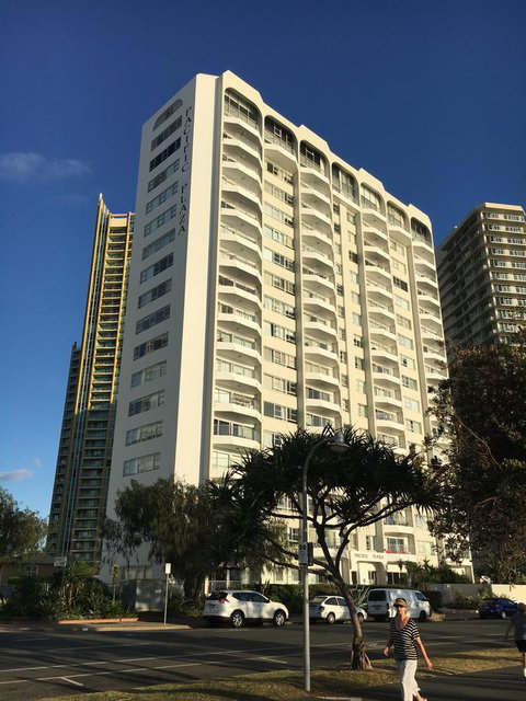 Pacific Plaza Apartments - Surfers Gold Coast 11