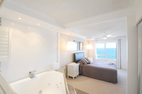 Pacific Plaza Apartments - Surfers Gold Coast 24