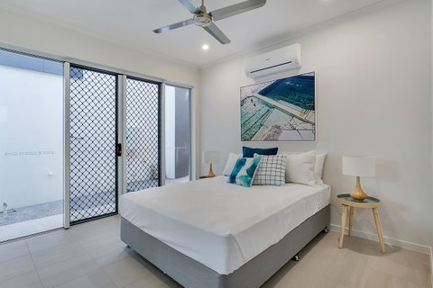 Oceans Edge Holiday Home - Surfers Gold Coast 13