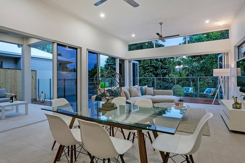 Oceans Edge Holiday Home - Surfers Gold Coast 7