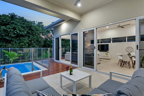 Oceans Edge Holiday Home - Surfers Gold Coast 15