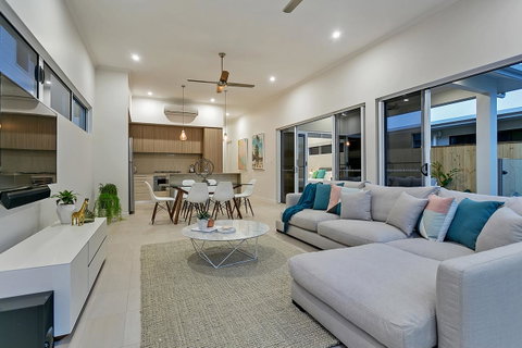 Oceans Edge Holiday Home - Surfers Gold Coast 3