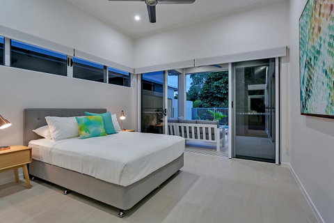 Oceans Edge Holiday Home - Surfers Gold Coast 12