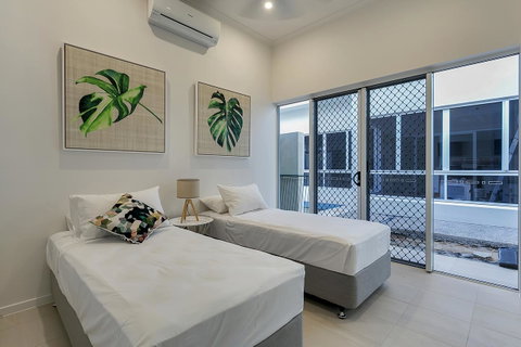 Oceans Edge Holiday Home - Surfers Gold Coast 11