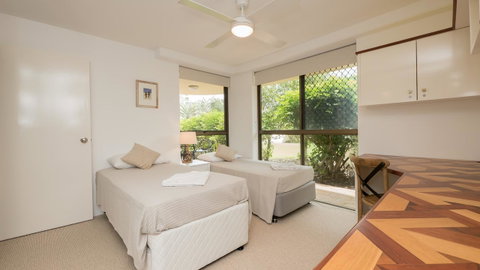 Norfolk Luxury Beachfront Apartments - Surfers Gold Coast 19