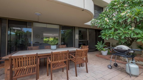 Norfolk Luxury Beachfront Apartments - Surfers Gold Coast 22