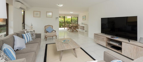 Norfolk Luxury Beachfront Apartments - Surfers Gold Coast 10