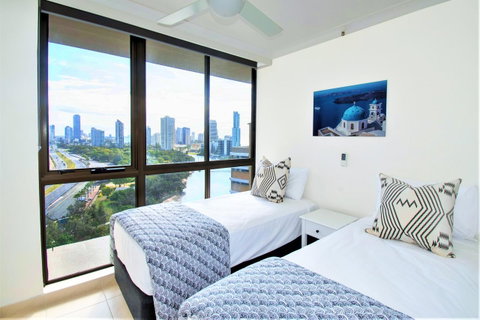 Capricorn One Beachside Holiday Apartments - Official - Surfers Gold Coast 28
