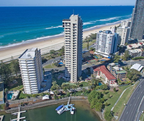 Capricorn One Beachside Holiday Apartments - Official - Surfers Gold Coast 0