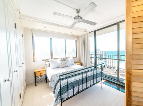 Capricorn One Beachside Holiday Apartments - Official - Surfers Gold Coast 7