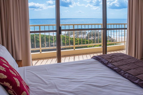 Capricorn One Beachside Holiday Apartments - Official - Surfers Gold Coast 10
