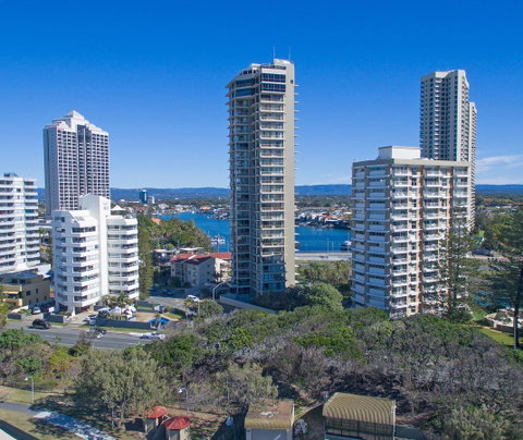 Capricorn One Beachside Holiday Apartments - Official - Surfers Gold Coast 8