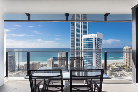 Holiday Holiday Circle On Cavill Apartments - Surfers Gold Coast 13