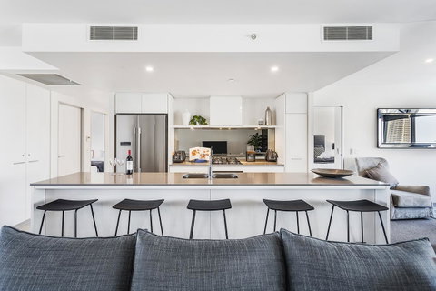 Holiday Holiday Circle On Cavill Apartments - Surfers Gold Coast 9