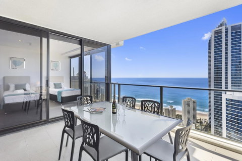 Holiday Holiday Circle On Cavill Apartments - Surfers Gold Coast 3