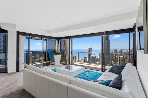 Holiday Holiday Circle On Cavill Apartments - Surfers Gold Coast 4
