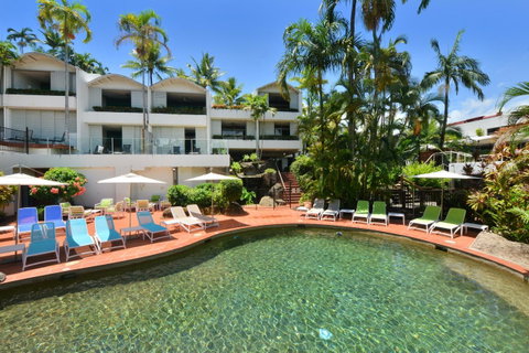 Club Tropical Resort - Official Onsite Reception & Check In - Surfers Gold Coast 10