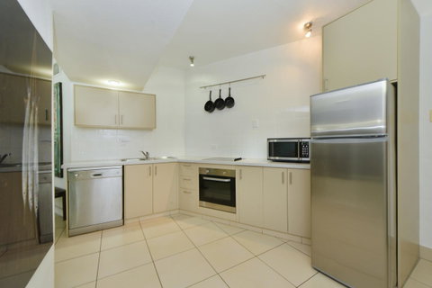 Club Tropical Resort - Official Onsite Reception & Check In - Surfers Gold Coast 2
