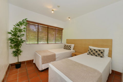 Club Tropical Resort - Official Onsite Reception & Check In - Surfers Gold Coast 42