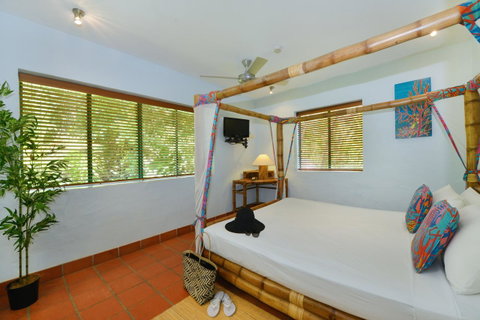 Club Tropical Resort - Official Onsite Reception & Check In - Surfers Gold Coast 41