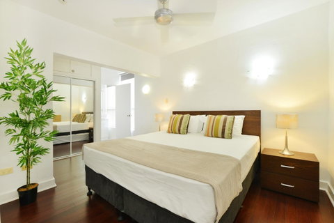 Club Tropical Resort - Official Onsite Reception & Check In - Surfers Gold Coast 31